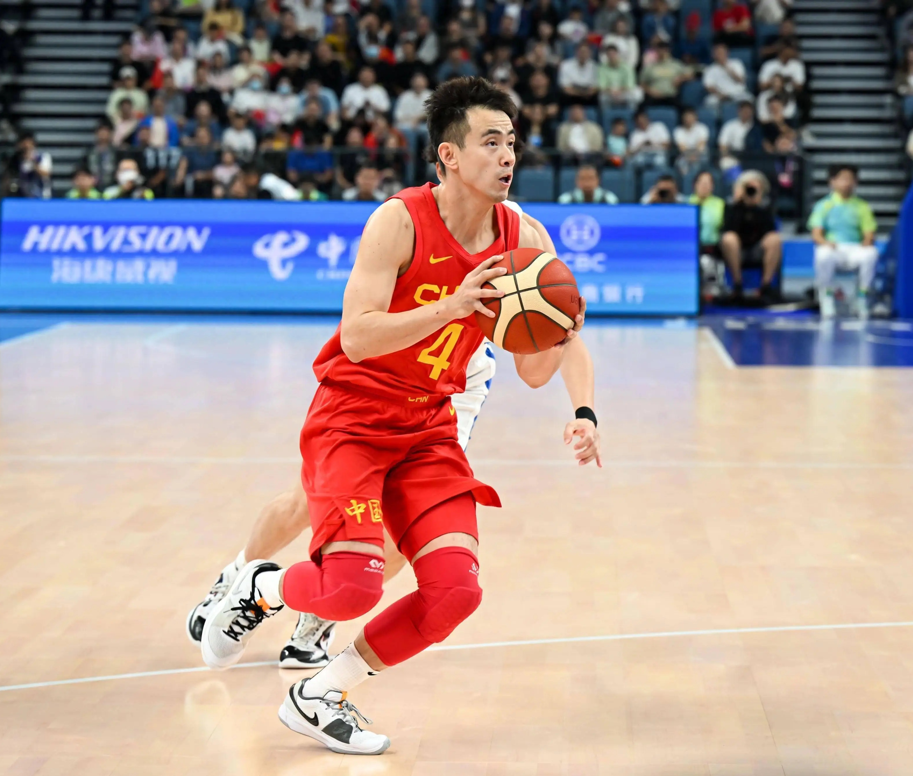 中国男篮战术调整！适应国际篮球发展趋势