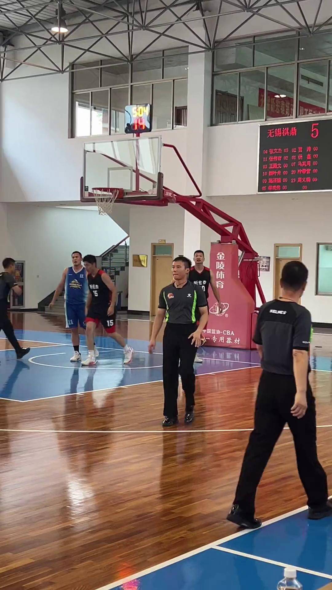 中国篮球裁判员培养！