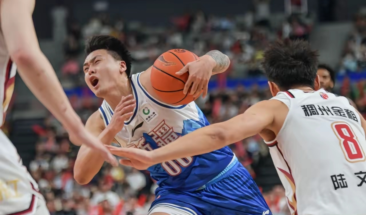 乐鱼电竞在线平台-赵睿抢断数位居前列，防守悍将！